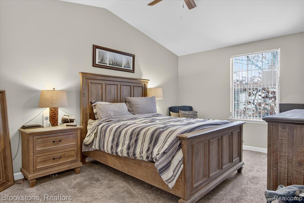 30 Pine Tree Ridge Drive, Waterford, MI, 48327