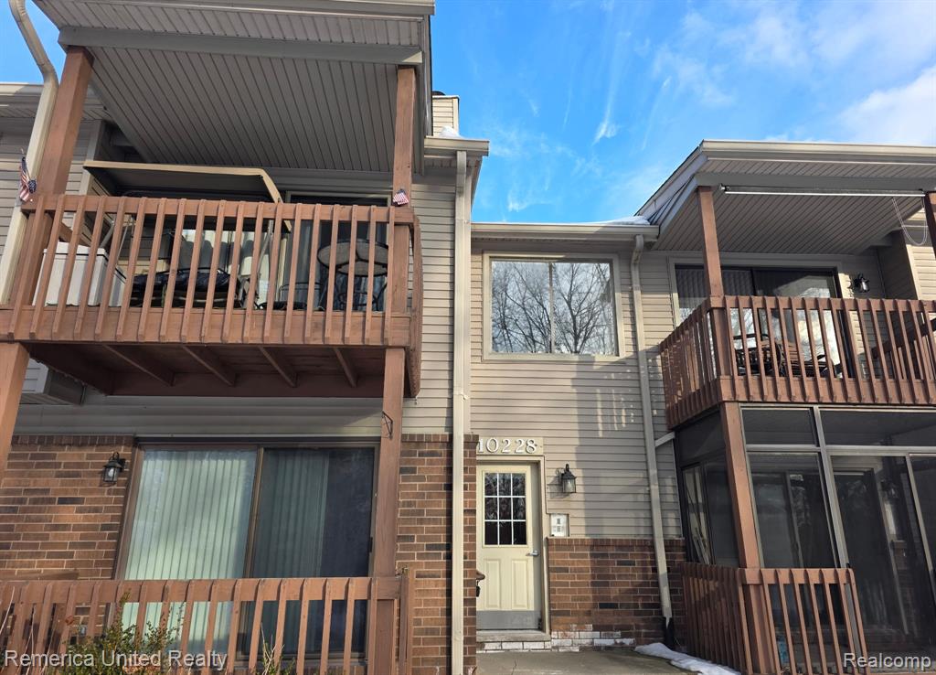 10228 Nancys Boulevard, 40, Grosse Ile, MI 48138 — front exterior