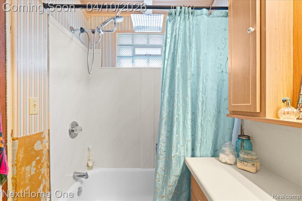 1014 S Adelaide Street, Fenton, MI, 48430