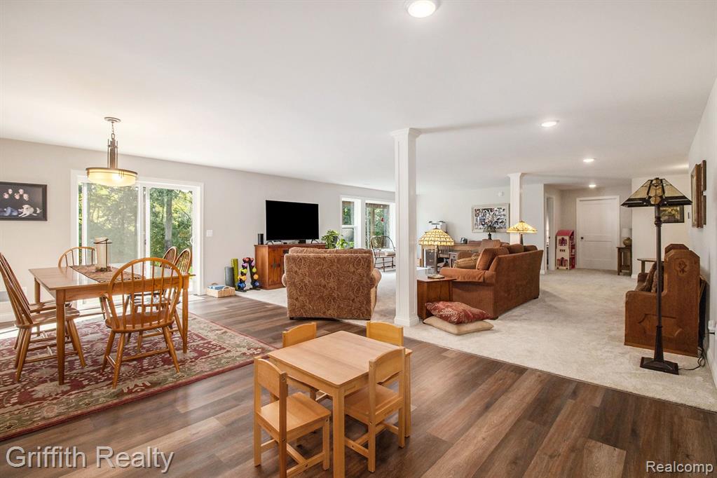 8285 MEADOW CREEK Lane, Pinckney, MI 48169 — Photo 33