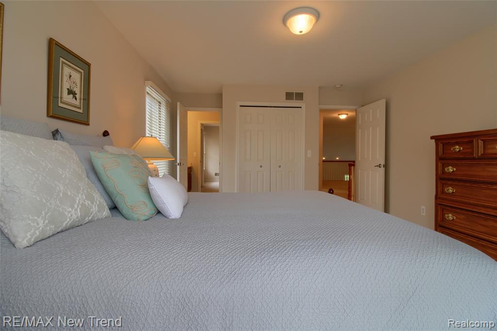 41672 Clemens Circle, Novi, MI 48377 — Photo 42