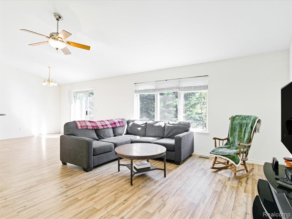 592 Snowbird Circle E, St. Clair, MI 48079 — Photo 8
