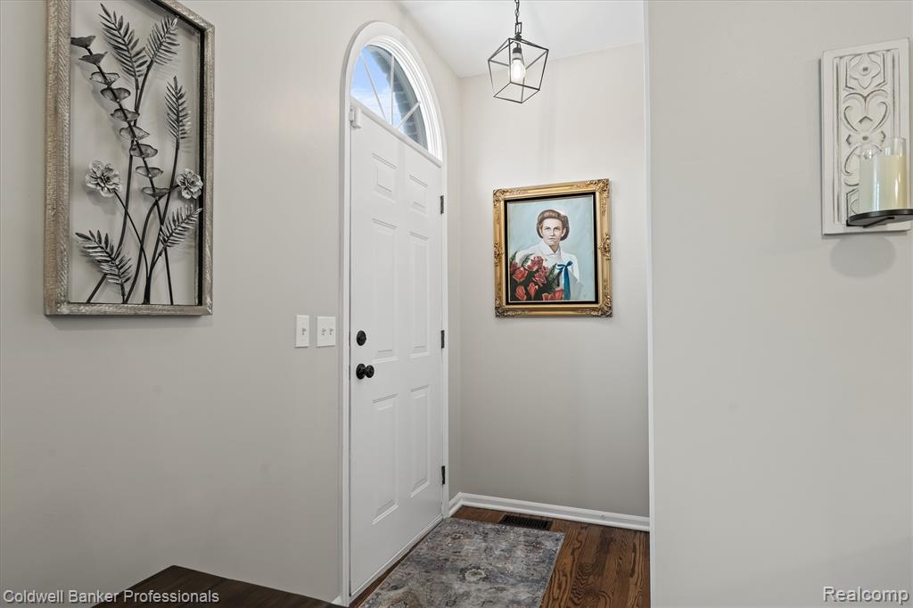 41210 Maplewood Drive, Canton, MI 48187 — Photo 5