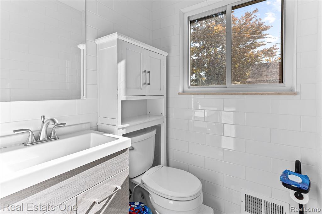 679 Emmons Boulevard, Lincoln Park, MI 48146 — Photo 27