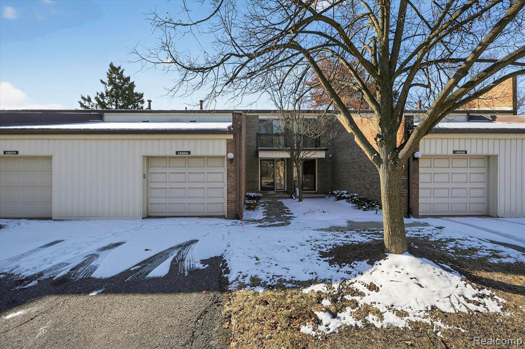 18268 University Park Drive, Livonia, MI, 48152