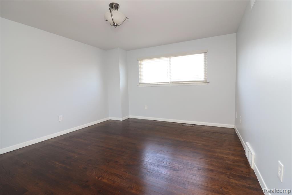 739 Kinloch Street, Dearborn Heights, MI 48127 — Photo 38
