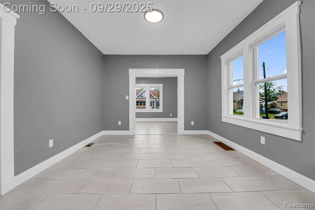 6670 Majestic Street, Detroit, MI 48210 — Photo 10