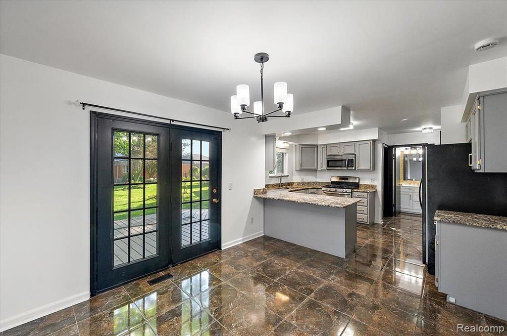 48156 Virginia Court, Macomb, MI 48044 — Photo 14