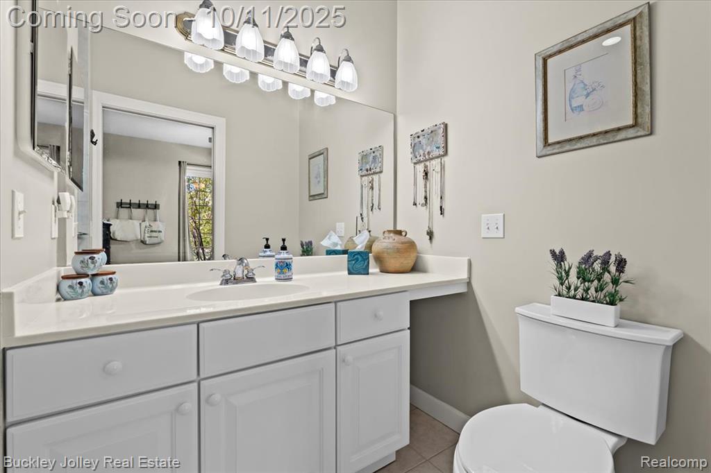 9430 Sheltering Oaks Drive, Brighton, MI 48114 — Photo 21