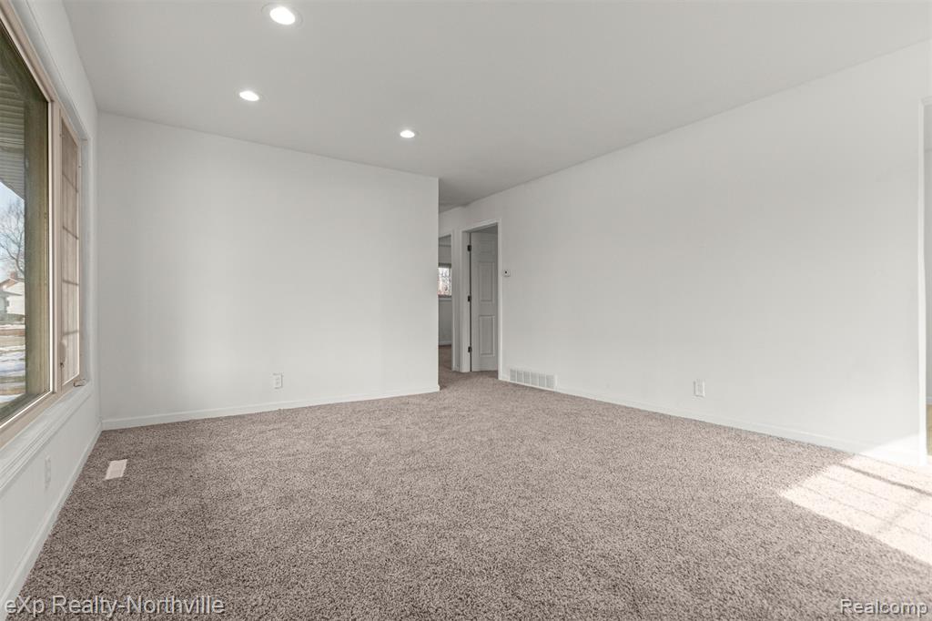 4675 Julius Boulevard, Westland, MI 48186 — Photo 6