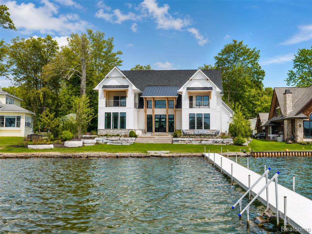 12530 Woodhull Landing, Fenton, MI 48430 — Photo 2