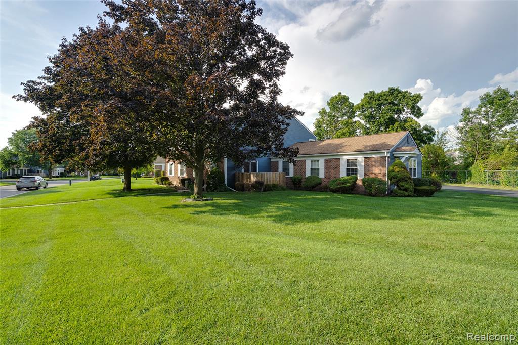 23404 N Rockledge, Novi, MI — Photo 27