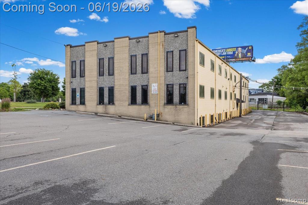 17421-17321 Telegraph, Detroit, MI 48219 — Photo 45