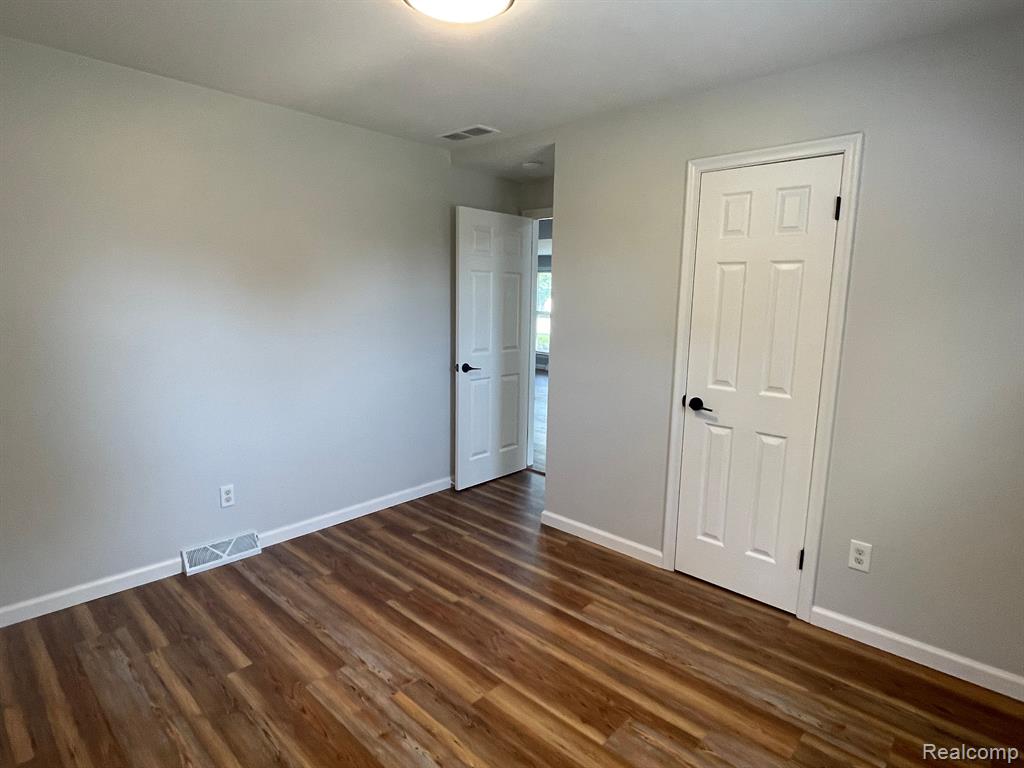 29272 ADAMS Drive, Gibraltar, MI — Photo 27