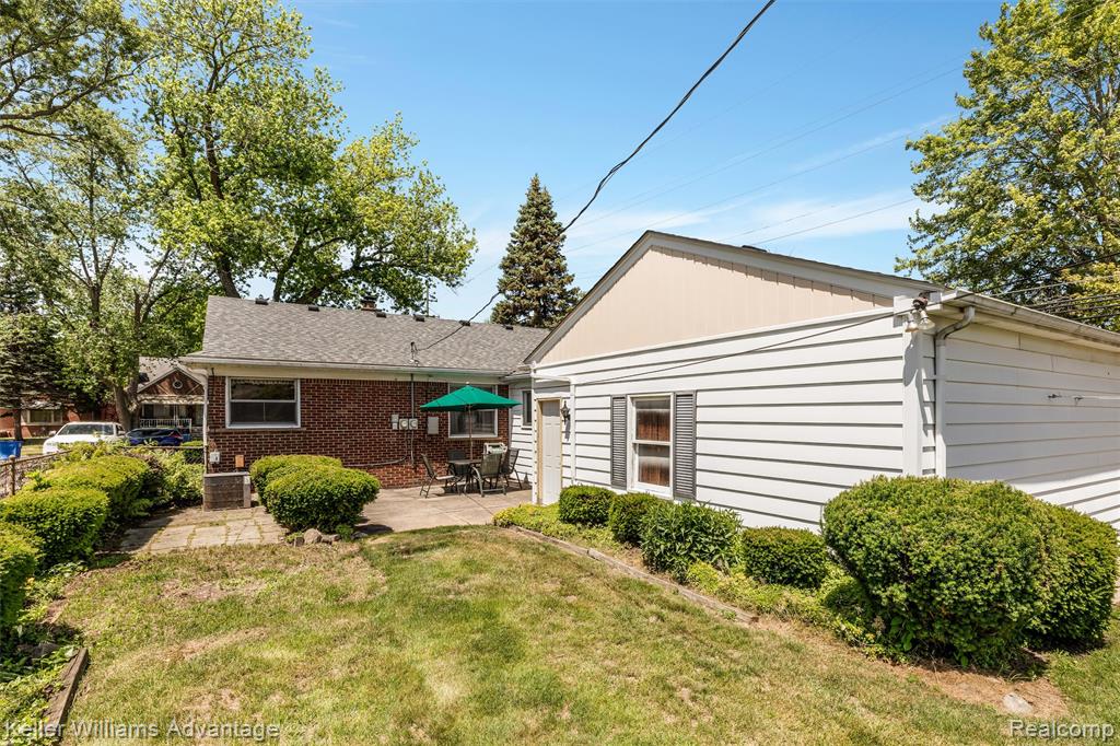 7320 Colonial Street, Dearborn Heights, MI 48127 — Photo 41
