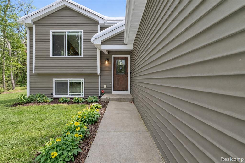 3249 Centennial Oak Drive, Hamilton, MI 49419 — Photo 2