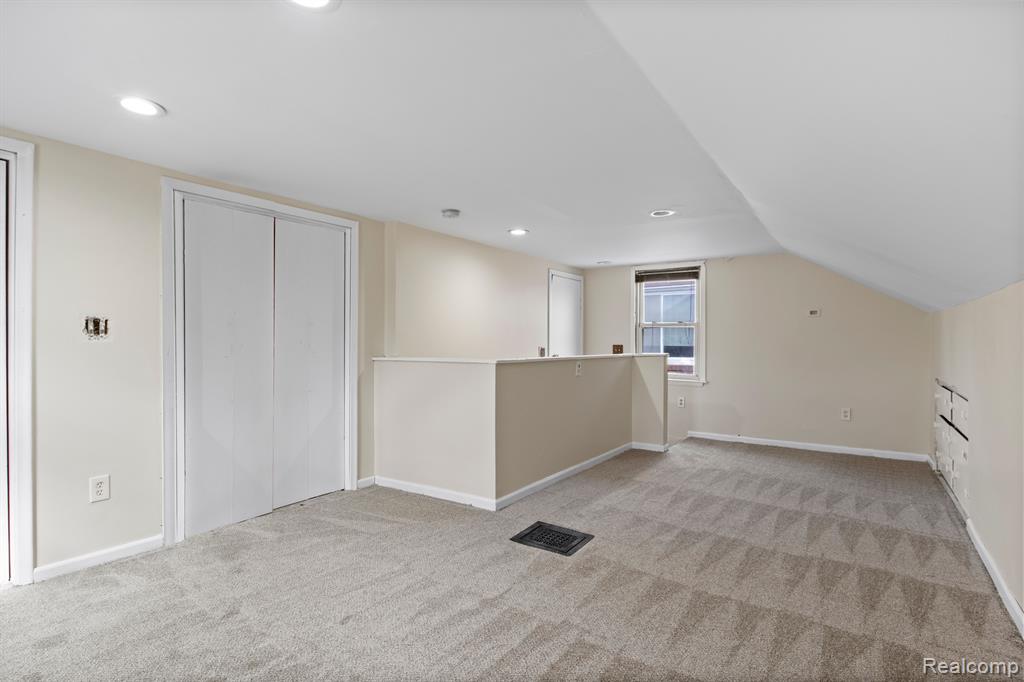 6115 YINGER Avenue, Dearborn, MI 48126 — Photo 22