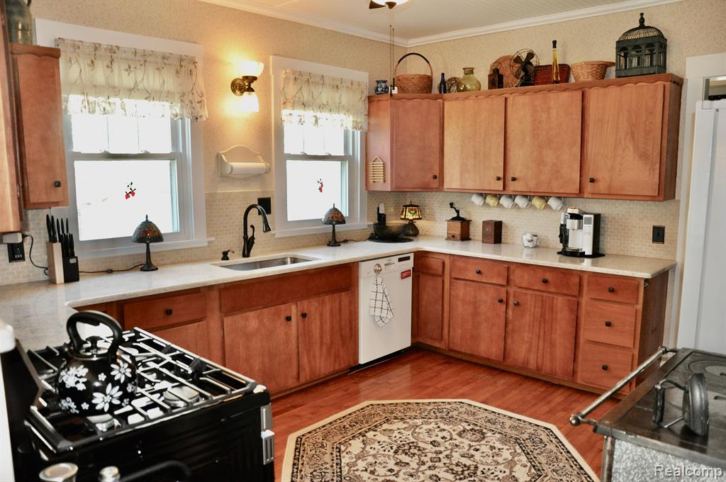 608 E MAPLE Street, Holly, MI 48442 — Photo 24