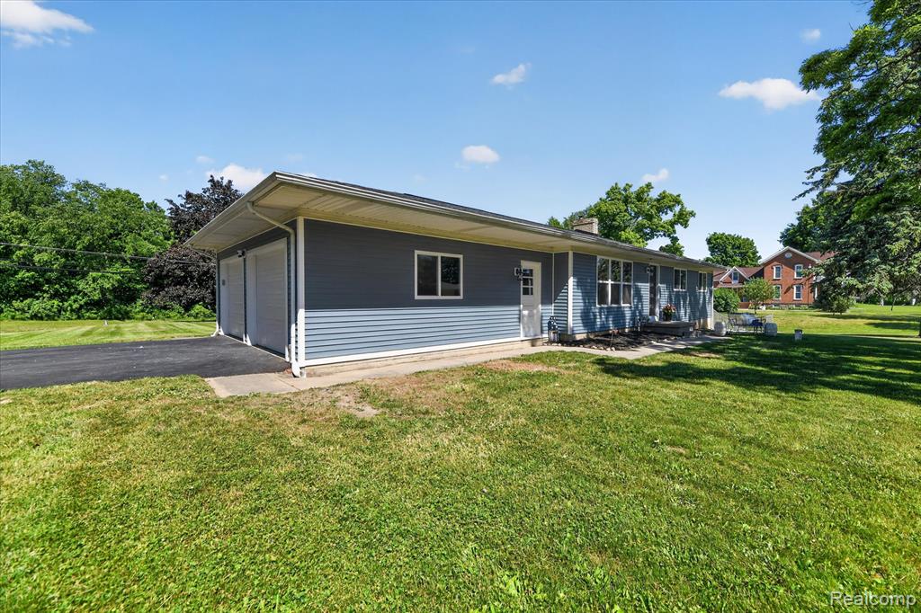 2250 Montague Road, Davison, MI 48423 — Photo 5