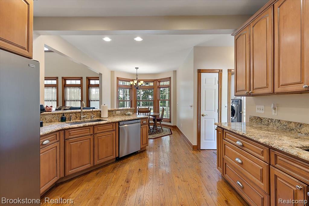55520 Katie, New Hudson, MI 48165 — Photo 11