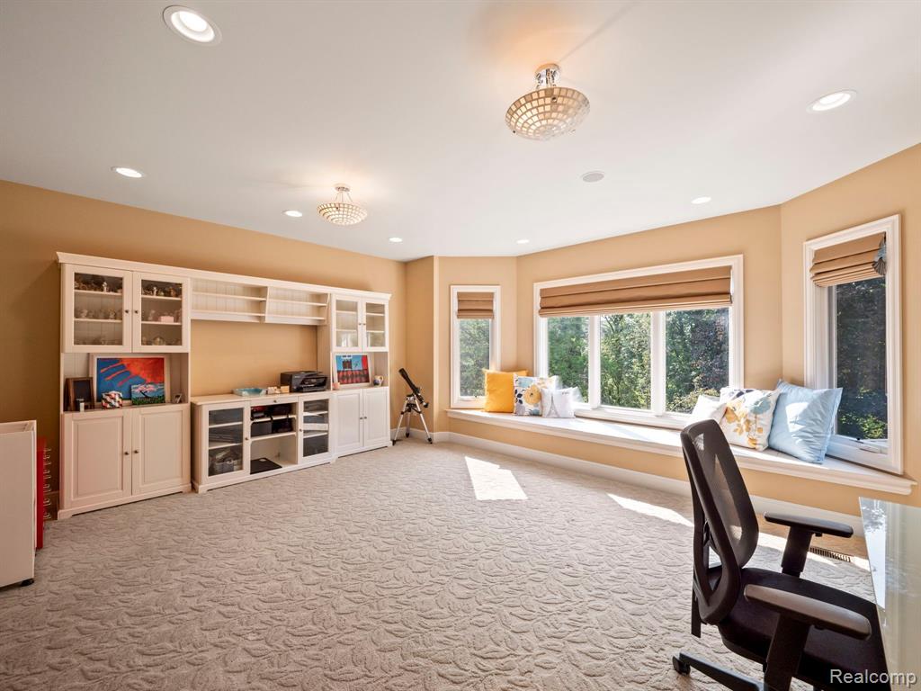 810 HIGHWOOD Drive, Bloomfield Hills, MI 48304 — Photo 17