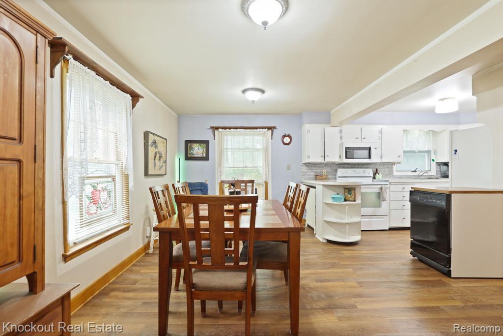 6814 Curtis Road, Bridgeport, MI 48722 — Photo 12