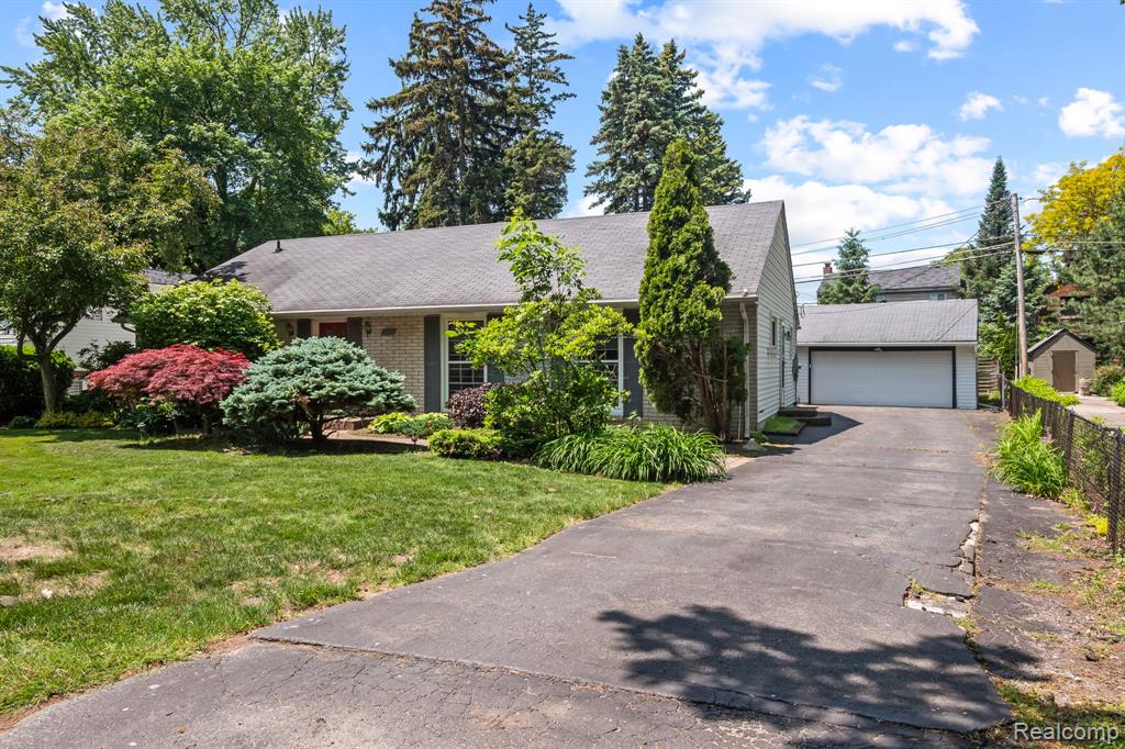 2420 Garland Street, Keego Harbor, MI 48320 — front exterior
