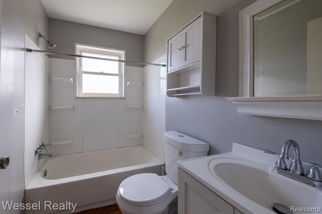 41948 Betley Drive, Sterling Heights, MI 48313 — Photo 15