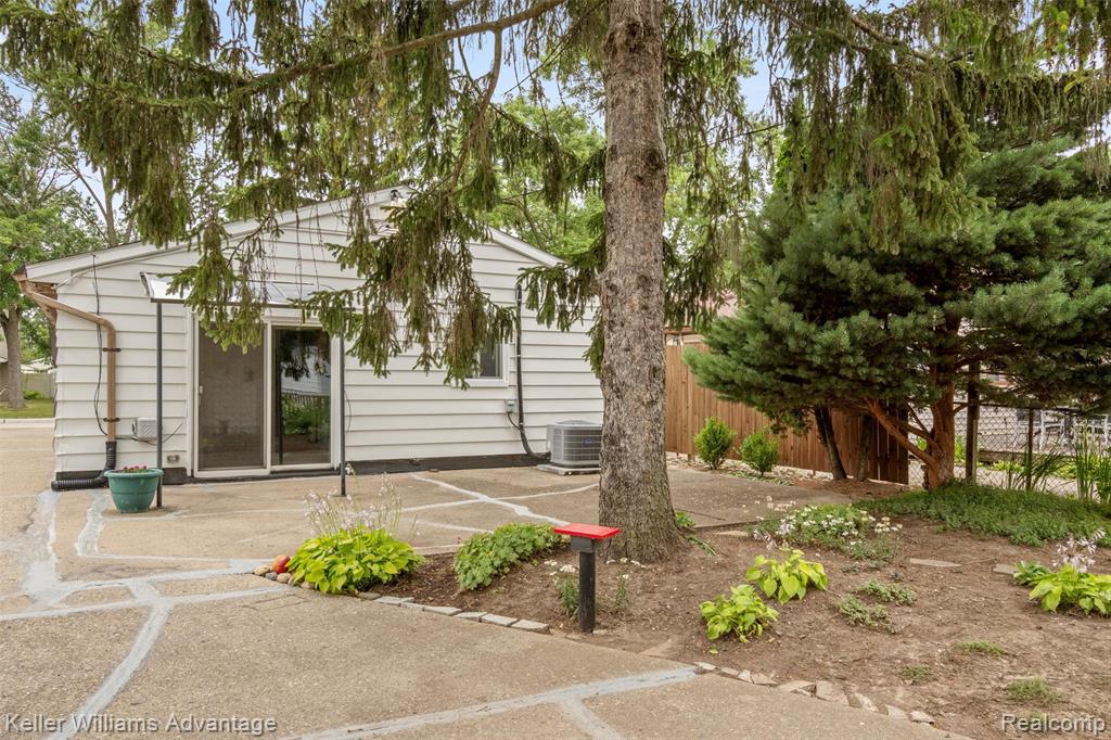 7536 Arcola Street, Westland, MI — Photo 34