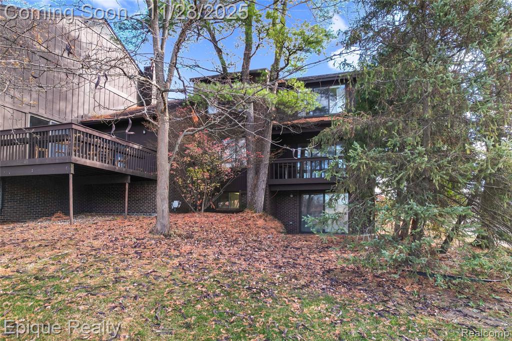 2164 Bordeaux Street, West Bloomfield, MI, 48323