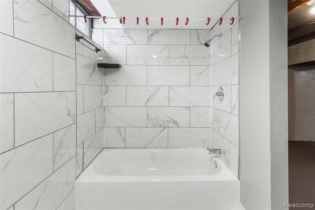 6781 Iowa Street, Hamtramck, MI 48212 — Photo 24