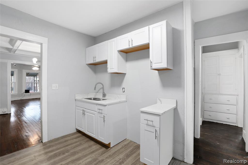 7627 Woodrow Wilson Street, Detroit, MI 48206 — Photo 10