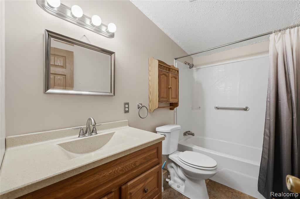 1995 Mitchell Lake Road, Attica, MI 48412 — Photo 26