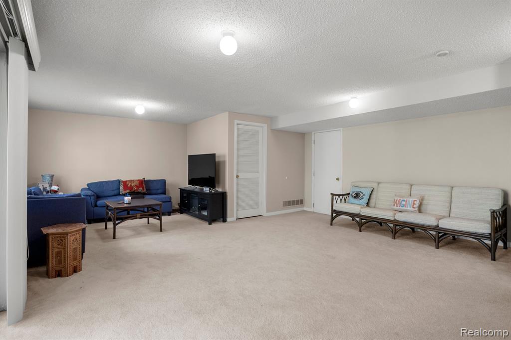30997 CENTENNIAL Drive, Novi, MI 48377 — Photo 26