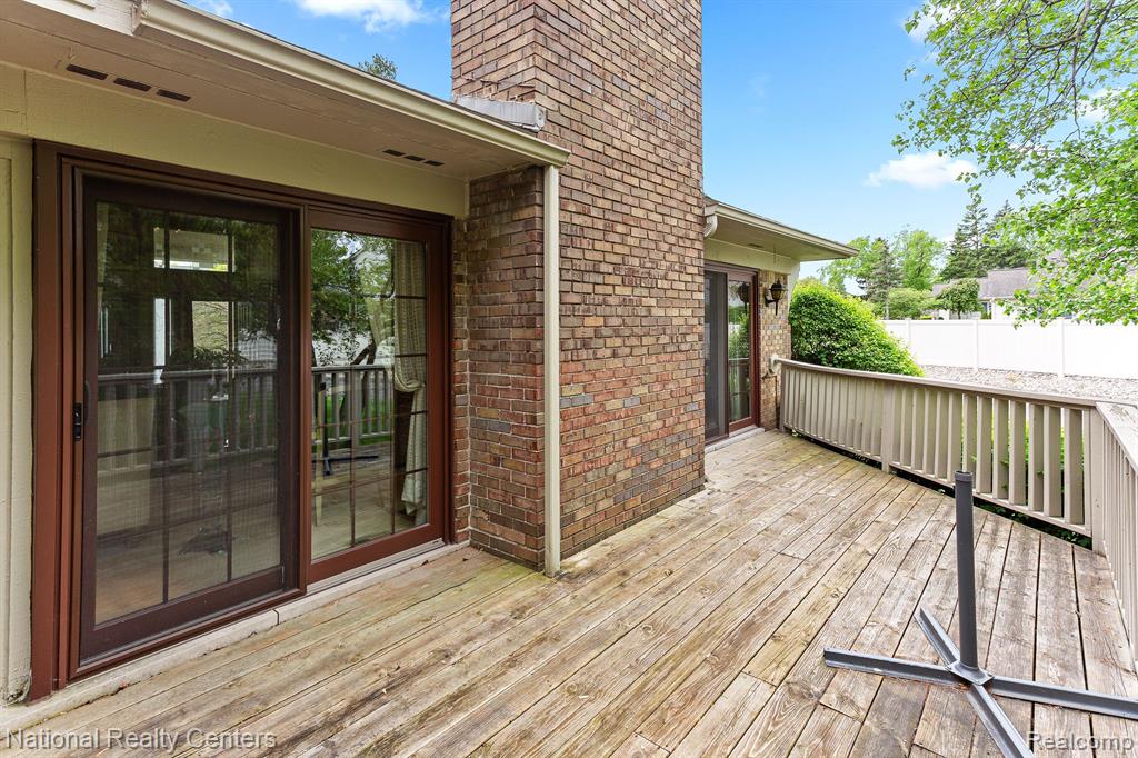 7207 Creeks Bend Drive, West Bloomfield, MI — Photo 50