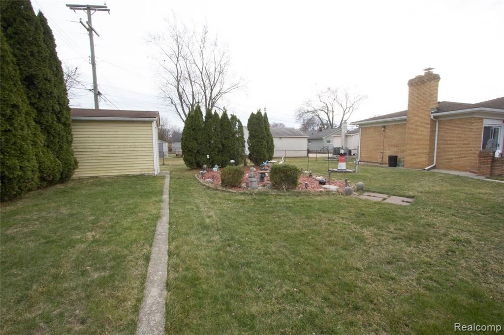 30208 Maplegrove Street, Saint Clair Shores, MI 48082 — Photo 40