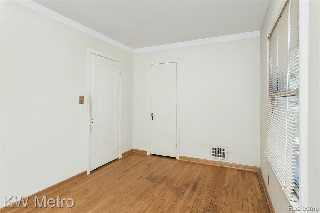 706 N REMBRANDT Avenue, Royal Oak, MI 48067 — Photo 19