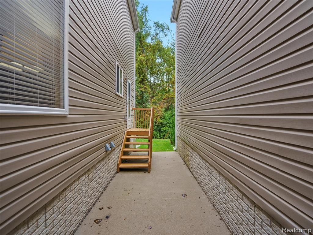 4673 Christopher Pines Drive, Clarkston, MI — Photo 24