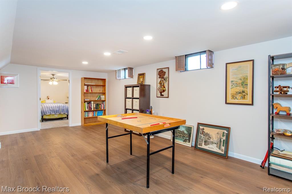14271 Lincoln Street, Oak Park, MI 48237 — Photo 31