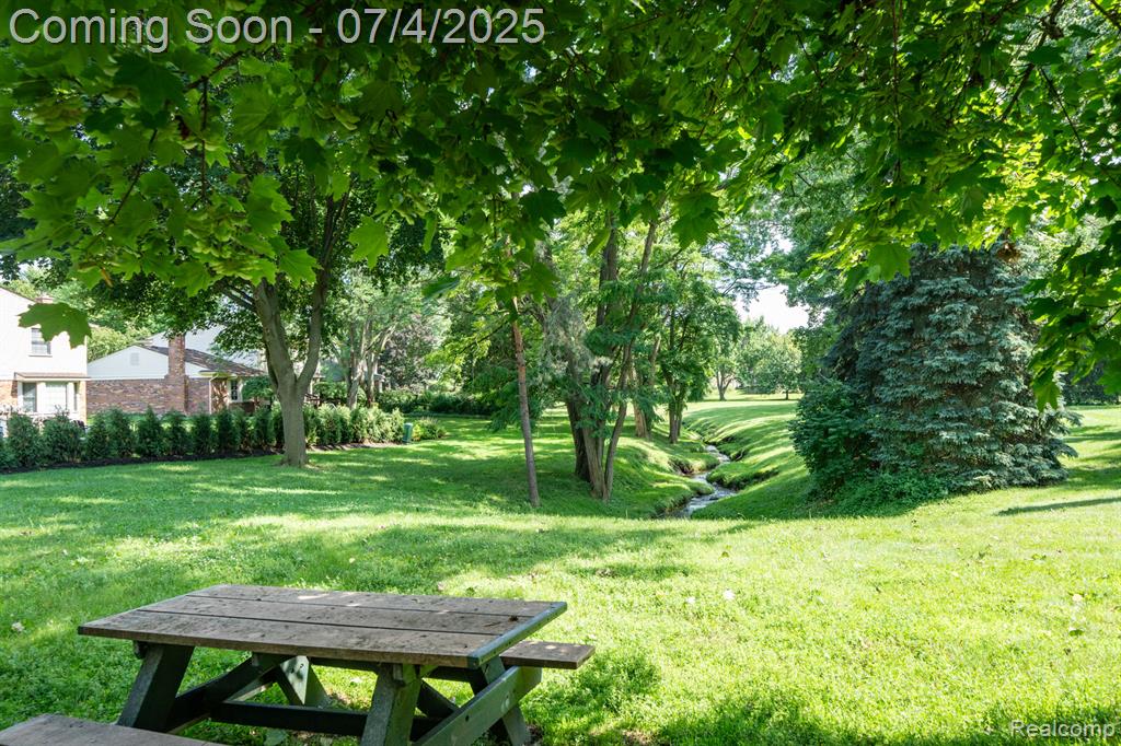 46314 Rockledge Drive, Plymouth, MI 48170 — Photo 32