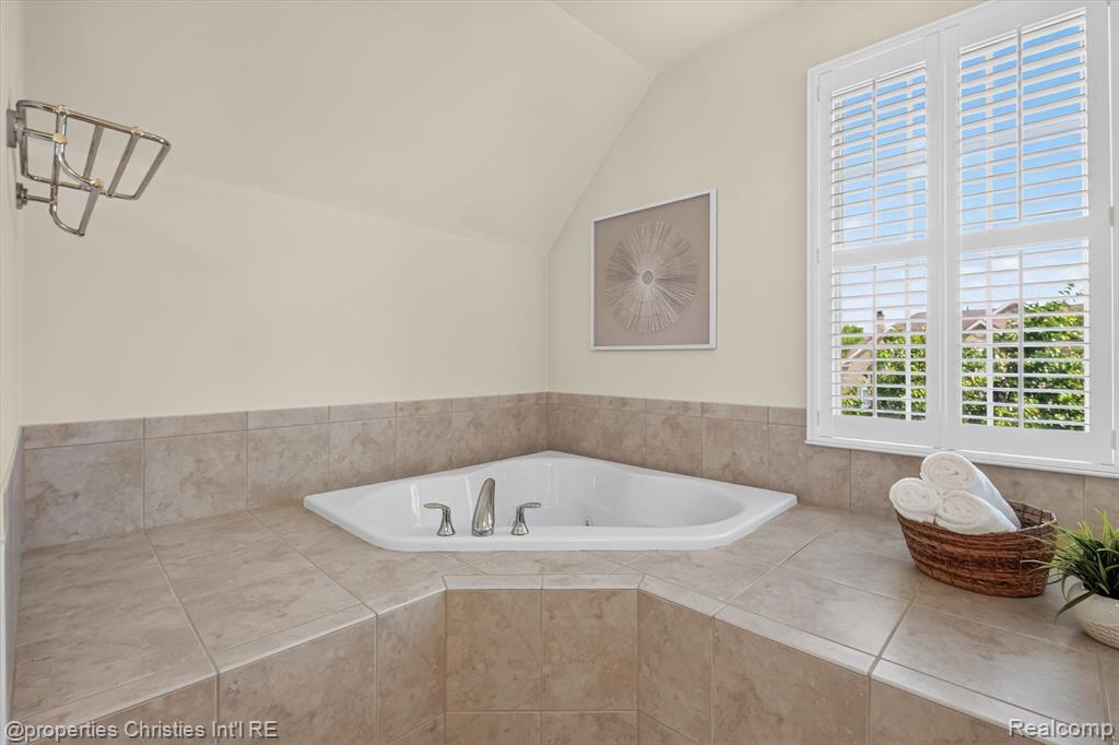 46592 Pinehurst Circle N, Northville, MI 48168 — Photo 39