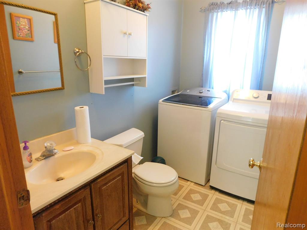 410 GOLF VIEW Drive, Sandusky, MI 48471 — Photo 29