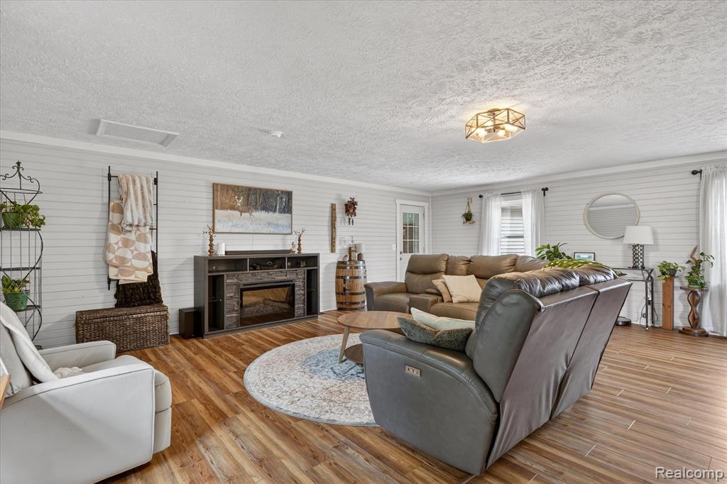 5640 Fowlerville Road, Fowlerville, MI 48836 — Photo 10