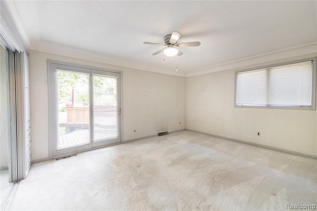 472 Riverside Drive, Wyandotte, MI 48192 — Photo 23