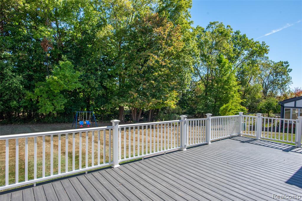 7337 Oak Tree Drive, West Bloomfield, MI — Photo 6