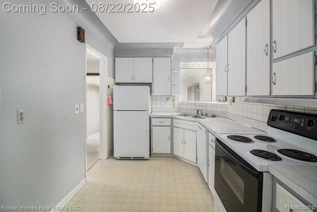 44620 W 11 Mile Road, Novi, MI — Photo 8