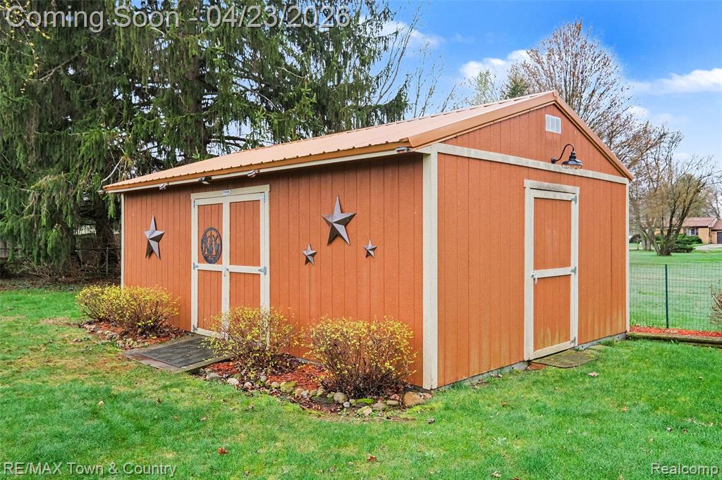 5163 Blossom Drive, Flushing, MI 48433 — Photo 35