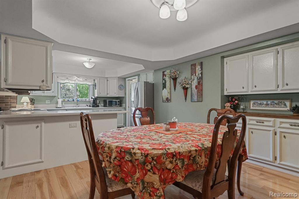 6989 Fredmoor Drive, Troy, MI 48098 — Photo 9