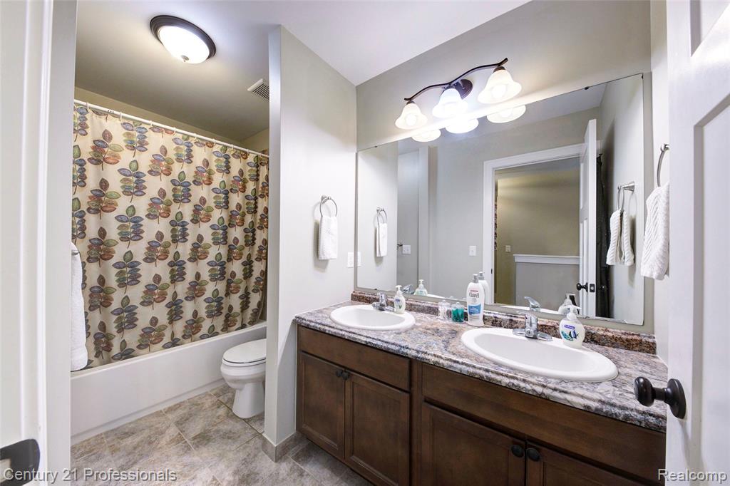 1331 Yosemite Valley Drive, Milford, MI 48381 — Photo 47
