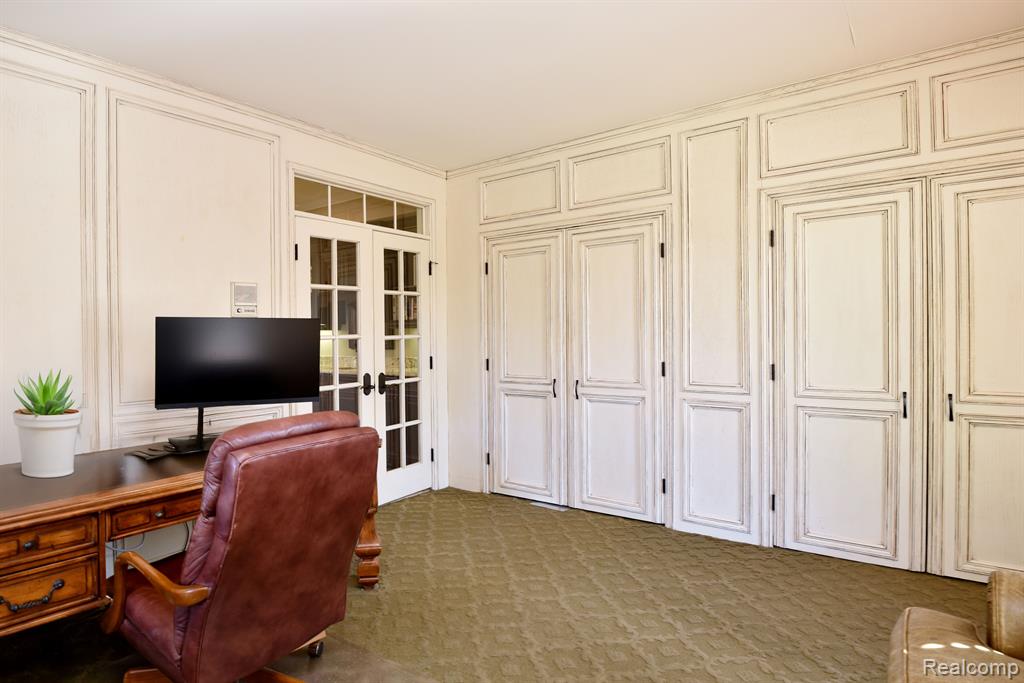 5687 GREENHILL Drive, Troy, MI 48098 — Photo 20